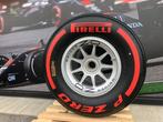 Wiel compleet met band - Pirelli - O.Z - Formule 1 **** NO