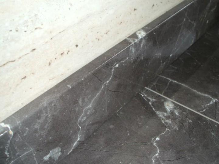 Bijbehorende Hoogglans MDF plint ( Geschikt voor hoogglans, Doe-het-zelf en Bouw, Plinten en Afwerking, Ophalen of Verzenden