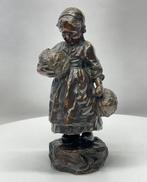 Joseph dAste (1881-1945) - Beeld, Young girl with, Antiek en Kunst, Antiek | Keramiek en Aardewerk