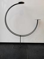 Frame zwaar ijzer kandelaar dubbel sikkelmodel 56cm hoog, 40, Hobby en Vrije tijd, Nieuw