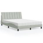 vidaXL Bed met matras fluweel lichtgrijs 140x200 cm, Verzenden