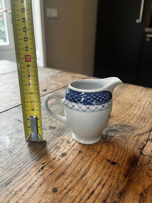 Royal Denmark - Tafelservies (4) - Faience - Tranquebar, Antiek en Kunst, Antiek | Meubels | Tafels