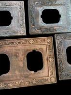 Decoratief ornament (24) - Partij van 24 oude afdekkappen