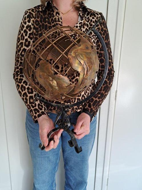 Globe - 1990-2000, Antiek en Kunst, Curiosa en Brocante