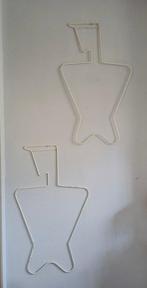 Figuur - Iron mannequin - Twee ijzeren vintage kledingpoppen