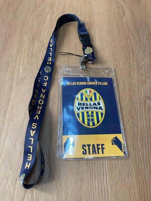 Hellas Verona & Cagliari Calcio - Badge, Kaartje, Speld, Verzamelen, Overige Verzamelen
