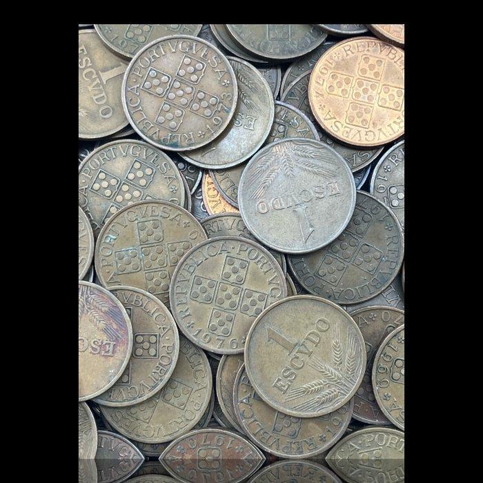 Portugal. Lote 200 Moedas de 1 Escudo em Bronze Várias datas, Postzegels en Munten, Munten | Europa | Niet-Euromunten