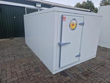 Koelcel 196 x 316 x 159 cm beschikbaar voor biedingen