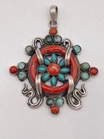 Koraal - Zilver - Hanger - Medaillon van dharmachakra, Antiek en Kunst