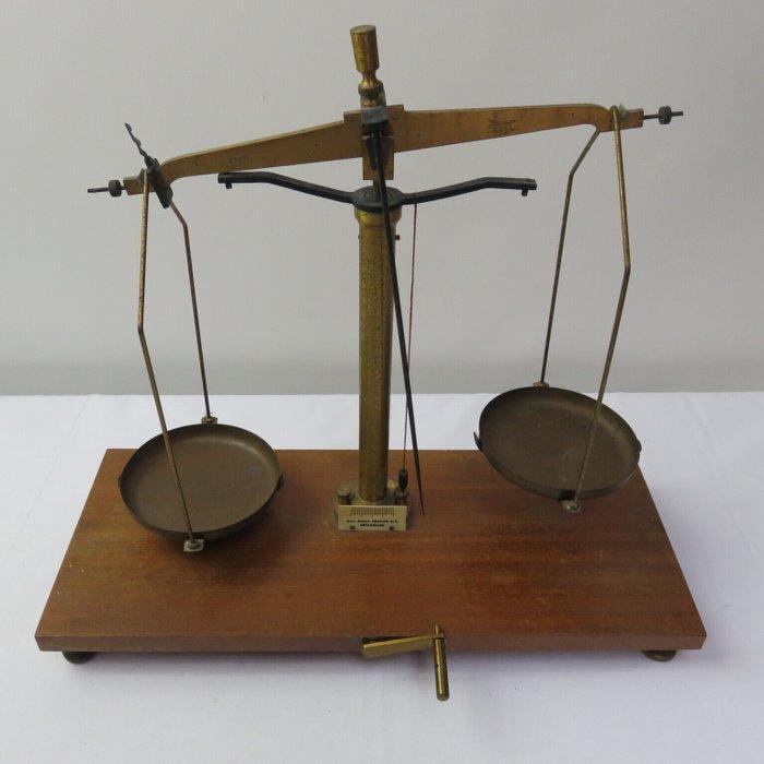 Becker S.A - Etabl. Becker - Apothekersweegschaal - Messing,, Antiek en Kunst, Curiosa en Brocante