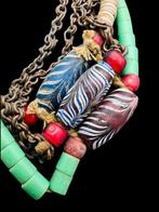 Collier à plusieurs rangs de perles Fulani avec des perles