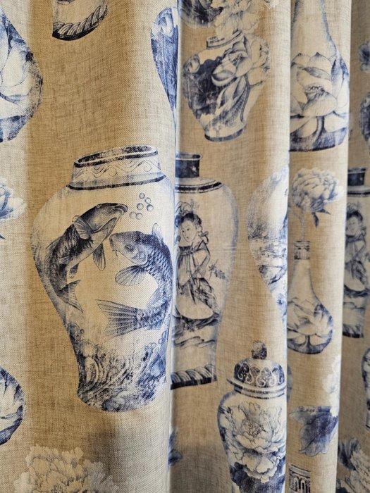 Nieuw exclusief oosters textiel met oude vazen - 300x280cm -, Antiek en Kunst, Antiek | Tapijten, Tafelkleden en Textiel