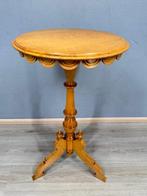 weedse bijzettafel in klassieke stijl – 1968 - gesigneerd -, Antiek en Kunst