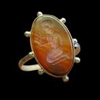 Bague en argent moderne avec une intaille ancienne du