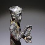 Oud-Egyptisch Brons Farao levert een figuurgodin Maat.  11