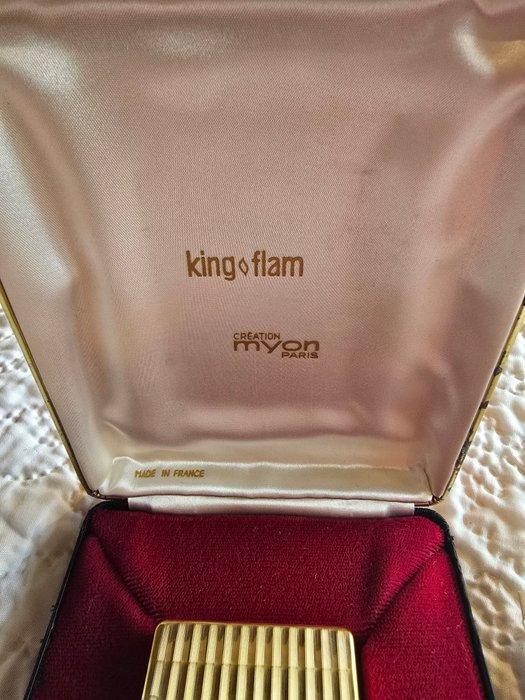 Myon - King Flam - Zonder minimumprijs - Aansteker - Verguld, Collections, Articles de fumeurs, Briquets & Boîtes d'allumettes