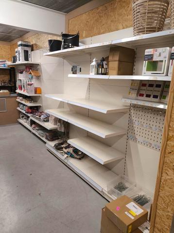 Volledige winkelinrichting en toebehoren., Ophalen