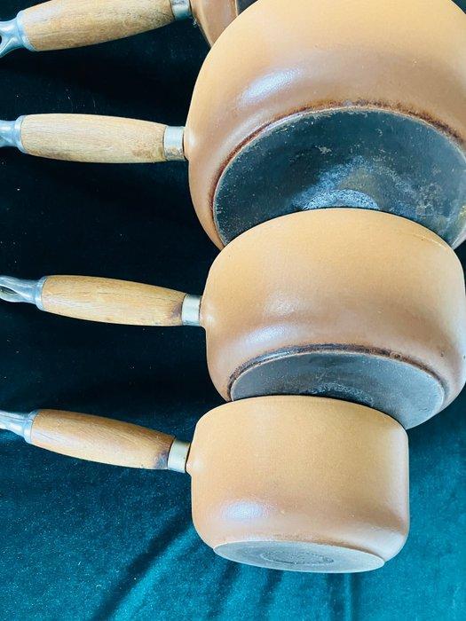 Le Creuset - Pan (5) - Gietijzer - Serie van 5 pannen, Antiek en Kunst, Antiek | Keukengerei
