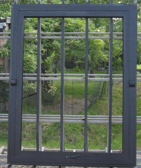 aluminium raam , wentelraam , chassis 168 x 215 zwart 9005, Doe-het-zelf en Bouw, Raamkozijnen en Schuifdeuren, Inclusief glas