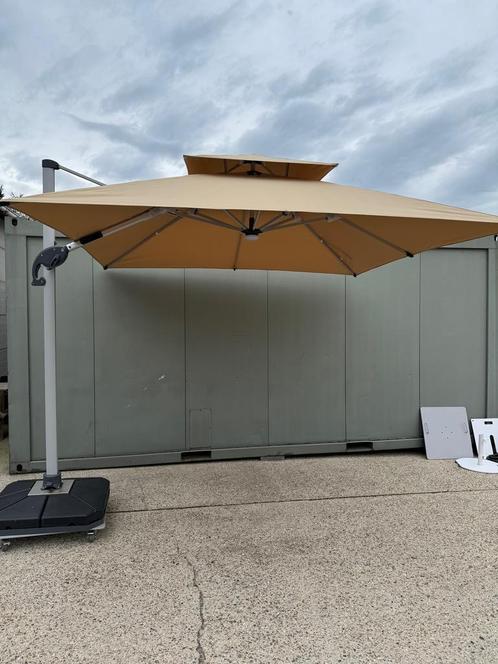 Zweefparasol 3x3m vierkant met voet en verlichting Nieuw, Tuin en Terras, Parasols, Zweefparasol, Nieuw, 3 tot 4 meter, Kantelbaar