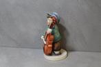 Goebel - Figure - Beeldje van een jongen met cello, goebel, Antiek en Kunst