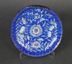 Qianlong (1735-1796) - Bord - Finely Painted Sanduo Saucer -, Antiek en Kunst