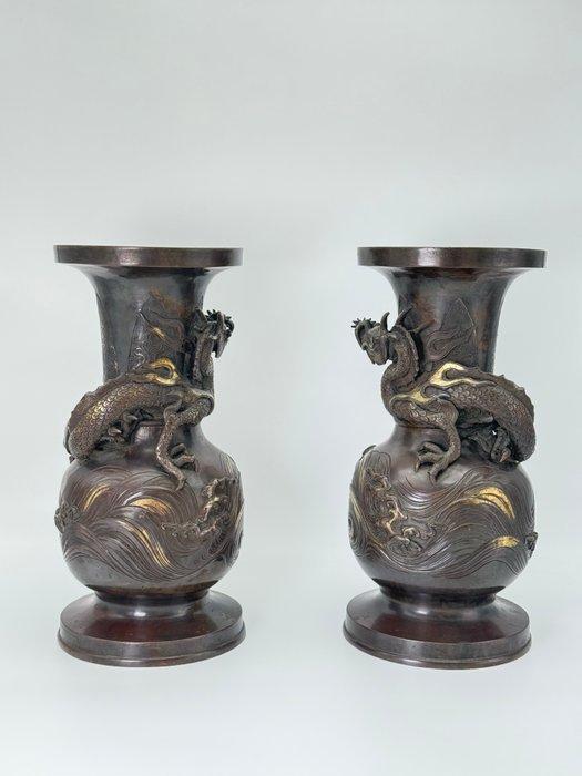 Vaas - Brons - Signed Naruyasu  - Japan - Meiji periode, Antiek en Kunst, Antiek | Overige Antiek