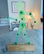 Figurine articulée - Marc Newson - Enseigne publicitaire -