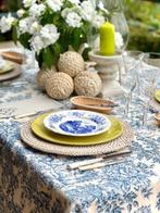 Blauw en wit toile de jouy tafelkleed voor grote tafels. -