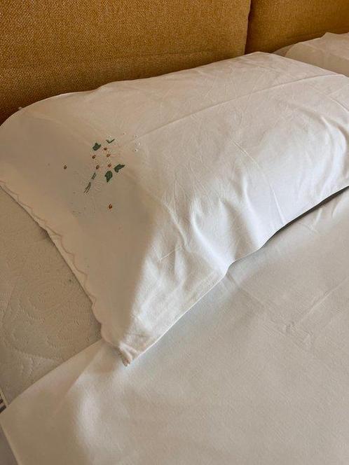Laken (3) - 225 cm - 250 cm - Handgeborduurde kit, Antiek en Kunst, Antiek | Tapijten, Tafelkleden en Textiel