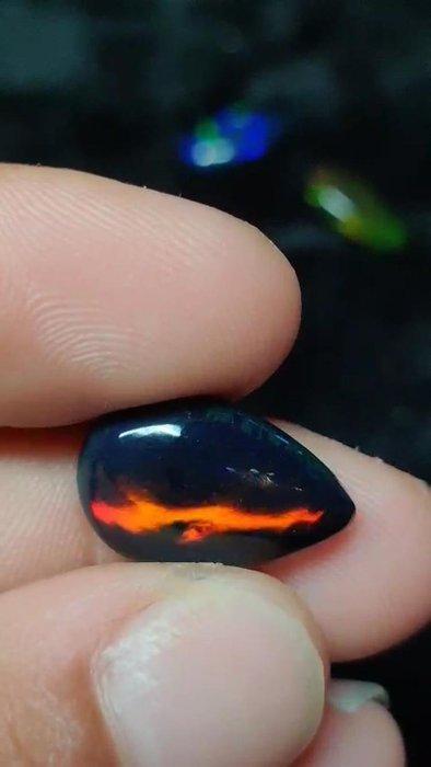 Opaal Zwart AAA+++ vuuroranje en groen - 6Ct - Lightning, Collections, Minéraux & Fossiles