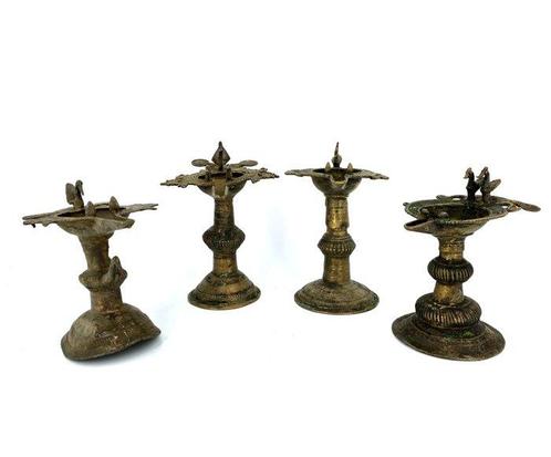 4 olielampen Chhattisgarh - Messing - India - 19e eeuw -, Antiek en Kunst, Kunst | Niet-Westerse kunst