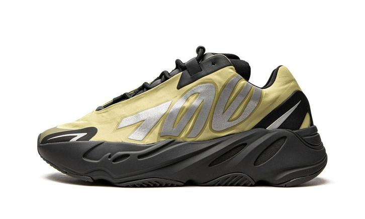 Adidas Yeezy 700 MNVN Resin - Maat 45 1/3 EU, Kleding | Heren, Schoenen, Ophalen of Verzenden