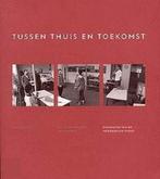 Tussen Thuis En Toekomst 9789057301315, Boeken, Gelezen, W. Wolters-Groeneveld, Verzenden