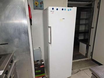 various freezers (2x) VALBERG beschikbaar voor biedingen
