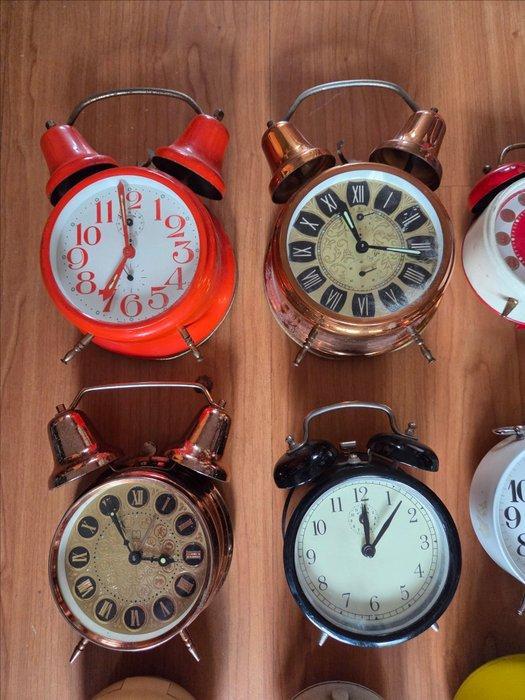 Klok - Metaal, Plastic, Staal, Hout, Antiek en Kunst, Antiek | Klokken