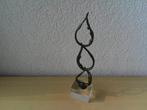Artihove - Figurine - SCHAKELS VAN VERLEDEN EN HEDEN NAAR