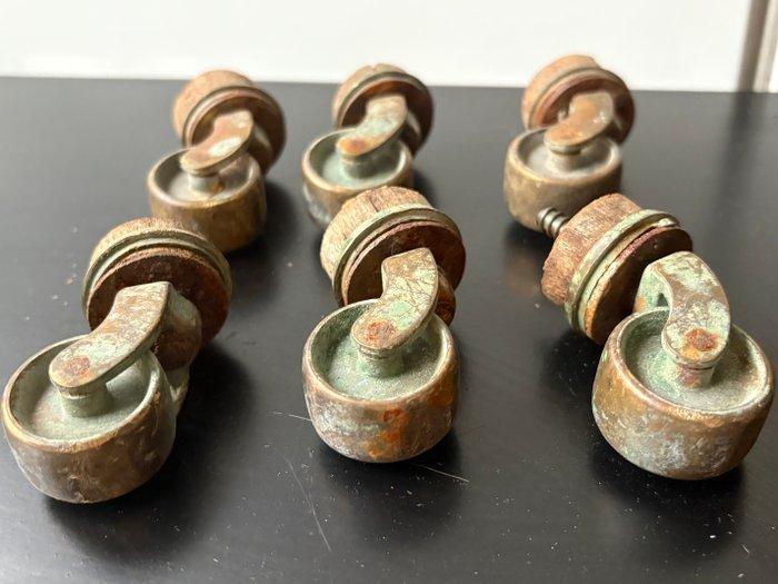 Tafel (8) - Messing - 8 antieke meubelwielen, Antiek en Kunst, Curiosa en Brocante