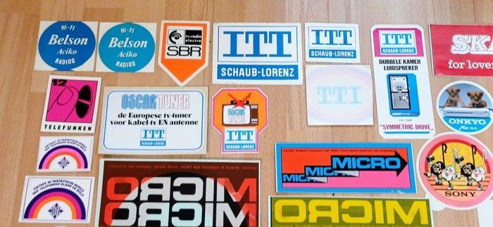 68 stickers uit de 70s over hifi Marantz , Dual , Telefunken, Audio, Tv en Foto, Radio's