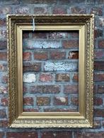 Cadre - 137. Ancien cadre doré à la feuille dor; Pour un