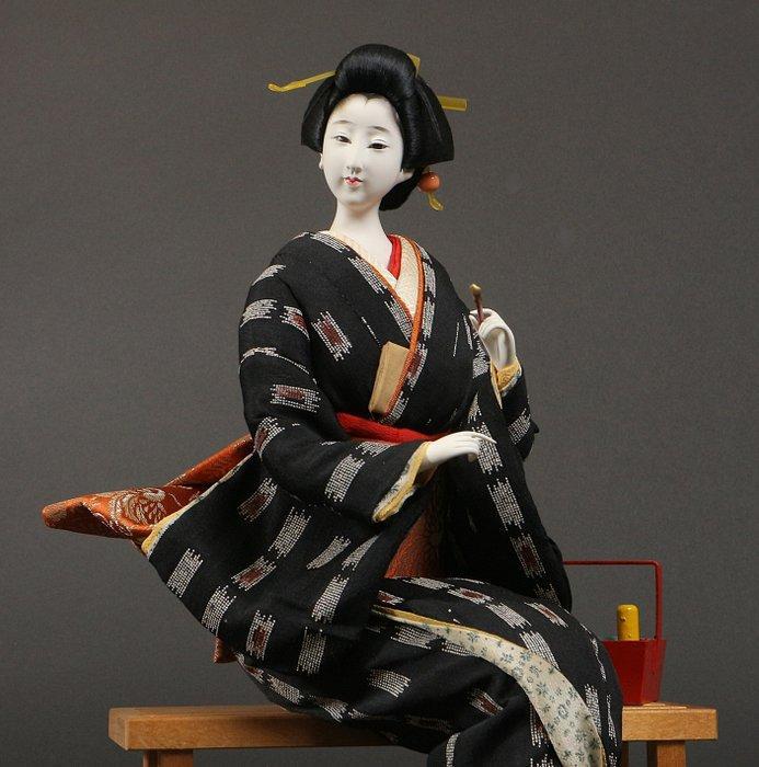 Oyama Doll “Hitotoki (A Quiet Moment)” by Master Craftsman, Antiek en Kunst, Antiek | Overige Antiek