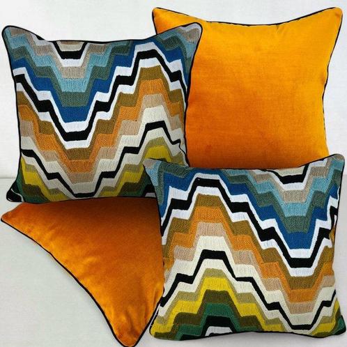 Pierre Frey - Nieuwe set van vier - Kussen, Antiek en Kunst, Antiek | Tapijten, Tafelkleden en Textiel