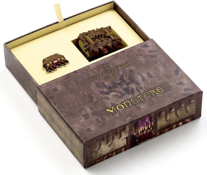 Harry Potter Monster Book Sleutelhanger en Pin Gift Set, Verzamelen, Harry Potter, Ophalen of Verzenden