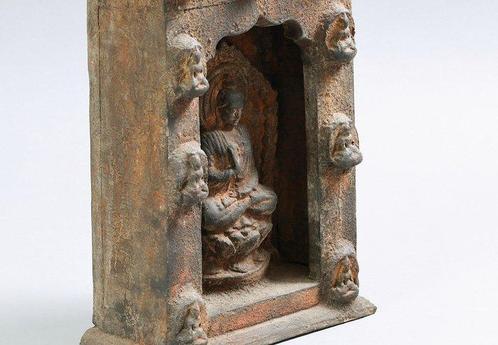 Buddha Relief – Hand-Carved Wooden Portable Altar with, Antiek en Kunst, Antiek | Overige Antiek
