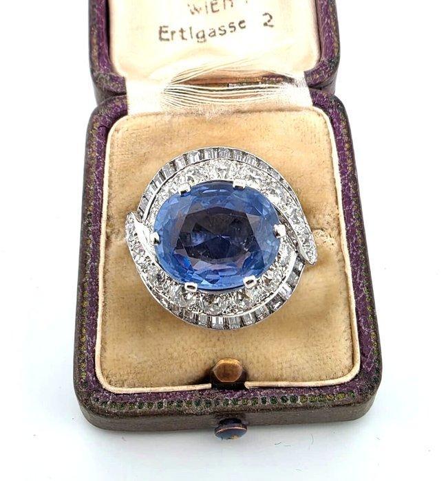 Ring - 18 karaat Witgoud - 13.20ct. tw. Saffier, Handtassen en Accessoires, Ringen