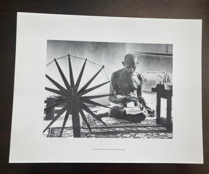 Margaret Bourke-White (1904-1971) - Mahatma Gandhi, India,, Antiek en Kunst, Kunst | Designobjecten