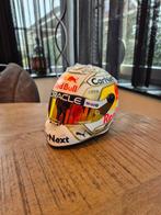 Red Bull Racing - Max Verstappen - 2022 - Scale 1/2 helmet, Nieuw