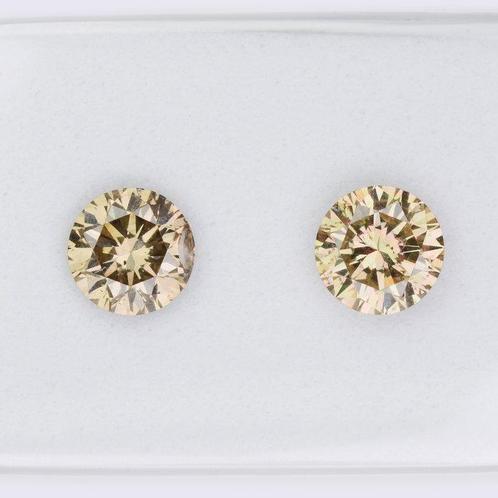 2 pcs Diamant  (Natuurlijk gekleurd)  - 0.75 ct - Rond -, Handtassen en Accessoires, Edelstenen