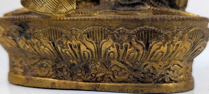 Vuurverguld bronzen beeld van Padmasambhava ook wel genoemd, Antiquités & Art, Antiquités | Autres Antiquités