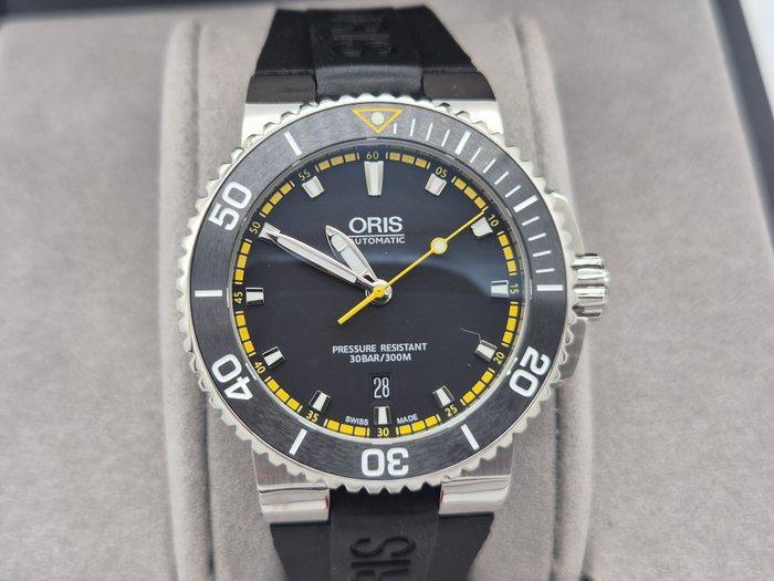 Oris - Aquis - 01 733 7653 4127 07 4 26 34EB - Heren - 2020+, Handtassen en Accessoires, Horloges | Heren